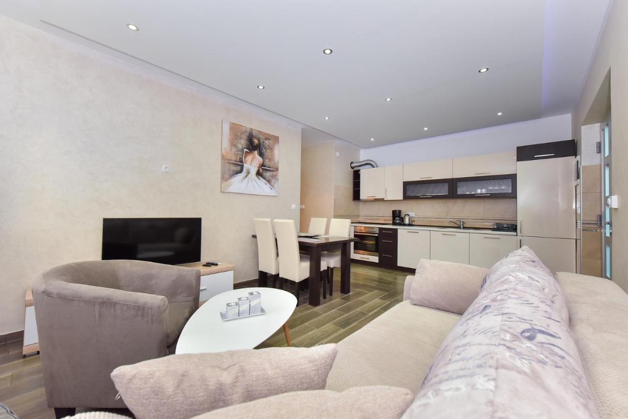 Apartmani Iva فير المظهر الخارجي الصورة